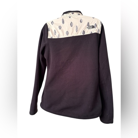 The North Face Black 1/2 Zip Pullover Fleece Pinecones - Picture 2 of 5